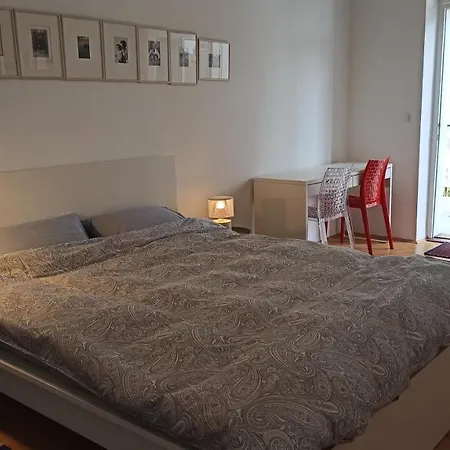 Laurel Center Apartment