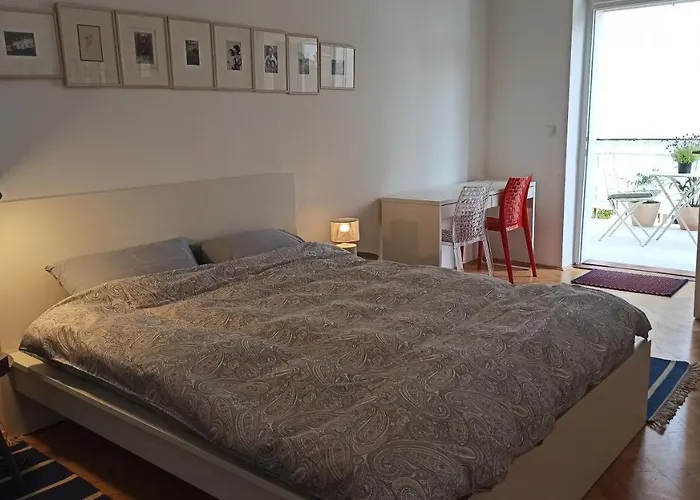 Laurel Center 아파트