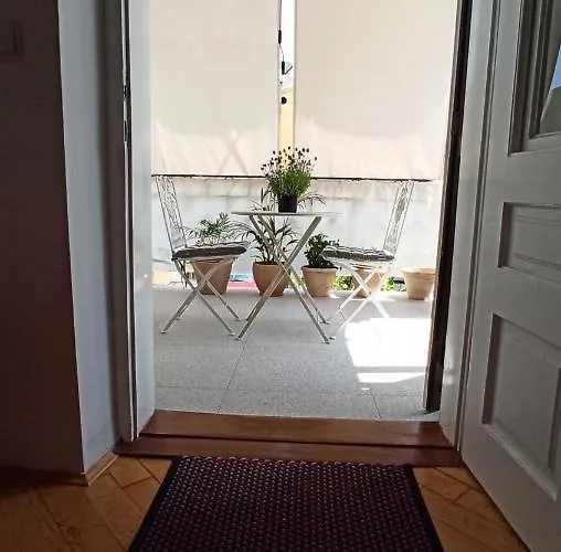 Laurel Center 아파트 *