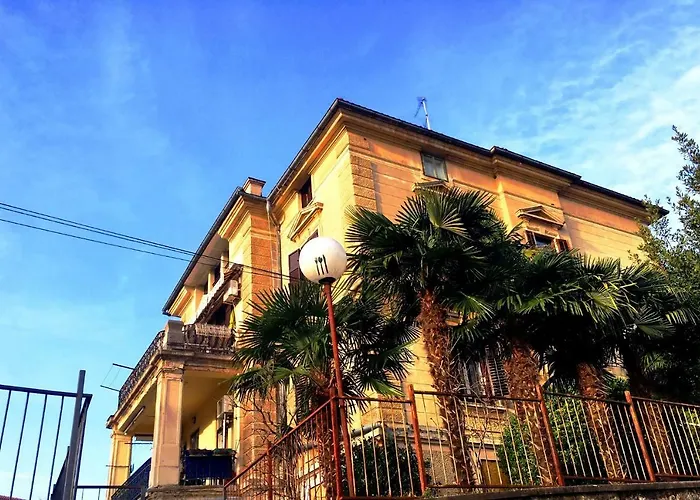 Laurel Center 아파트 *